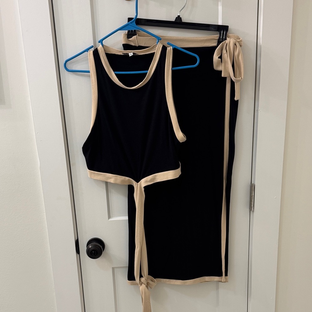 Gianni Bini Black and Cream Ensemble
